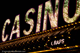 Illustration for article titled How Casinos Use Design Psychology to Get You to Gamble More
